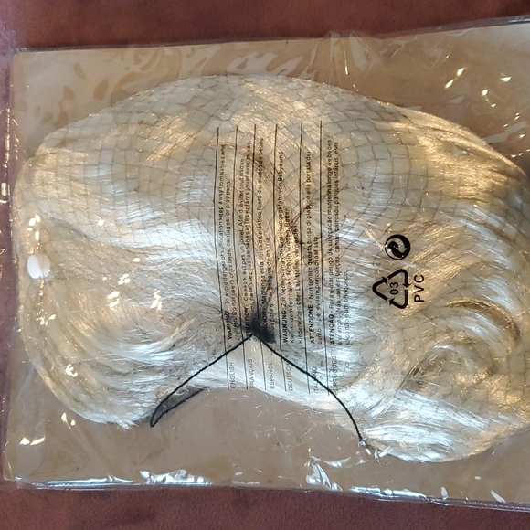 Make Believe Blonde Sexy Sue Wig - Picture 5 of 8